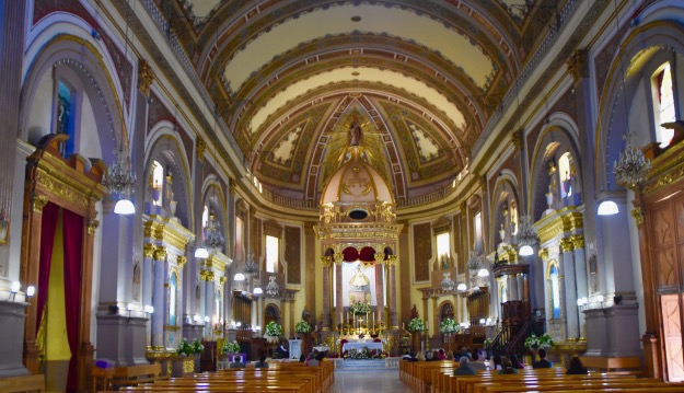 Basílica de Nuestra Señora de la Salud church interior