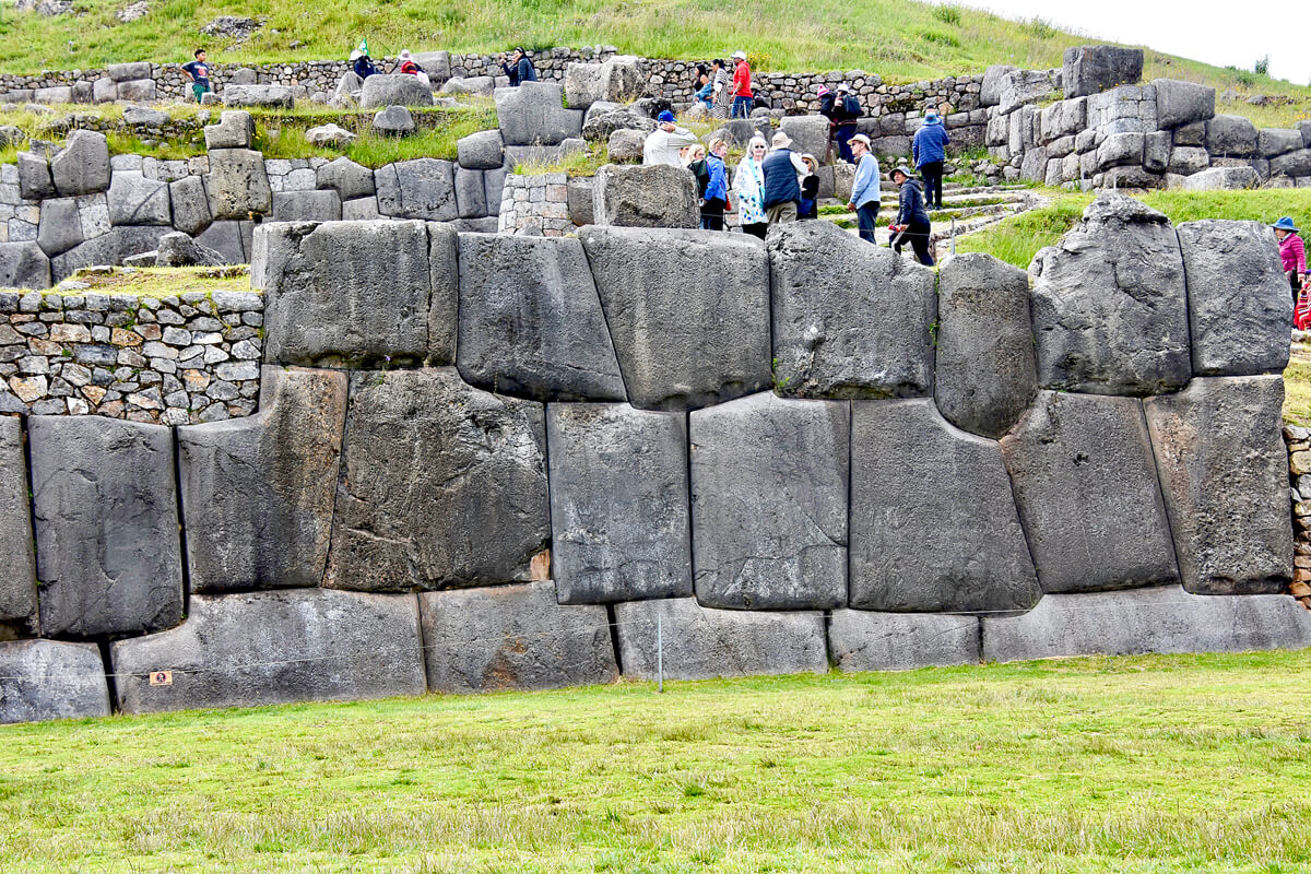 Cyclopean Walls