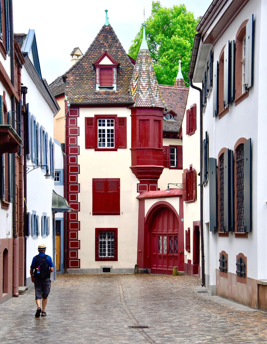 Walking in Old Basel