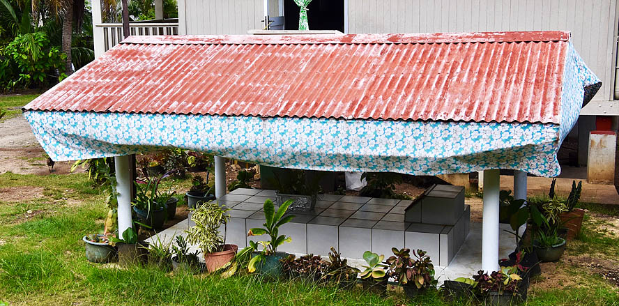 Bora Bora Burial Custom
