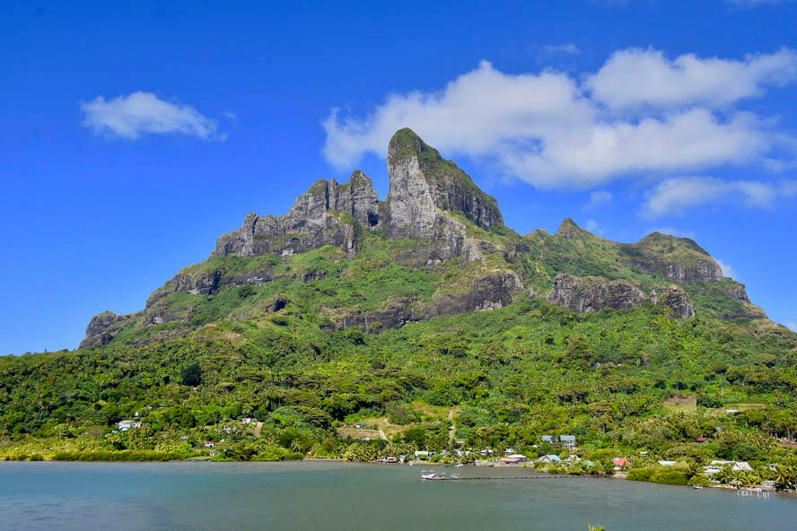 First View of Mount Otemanu