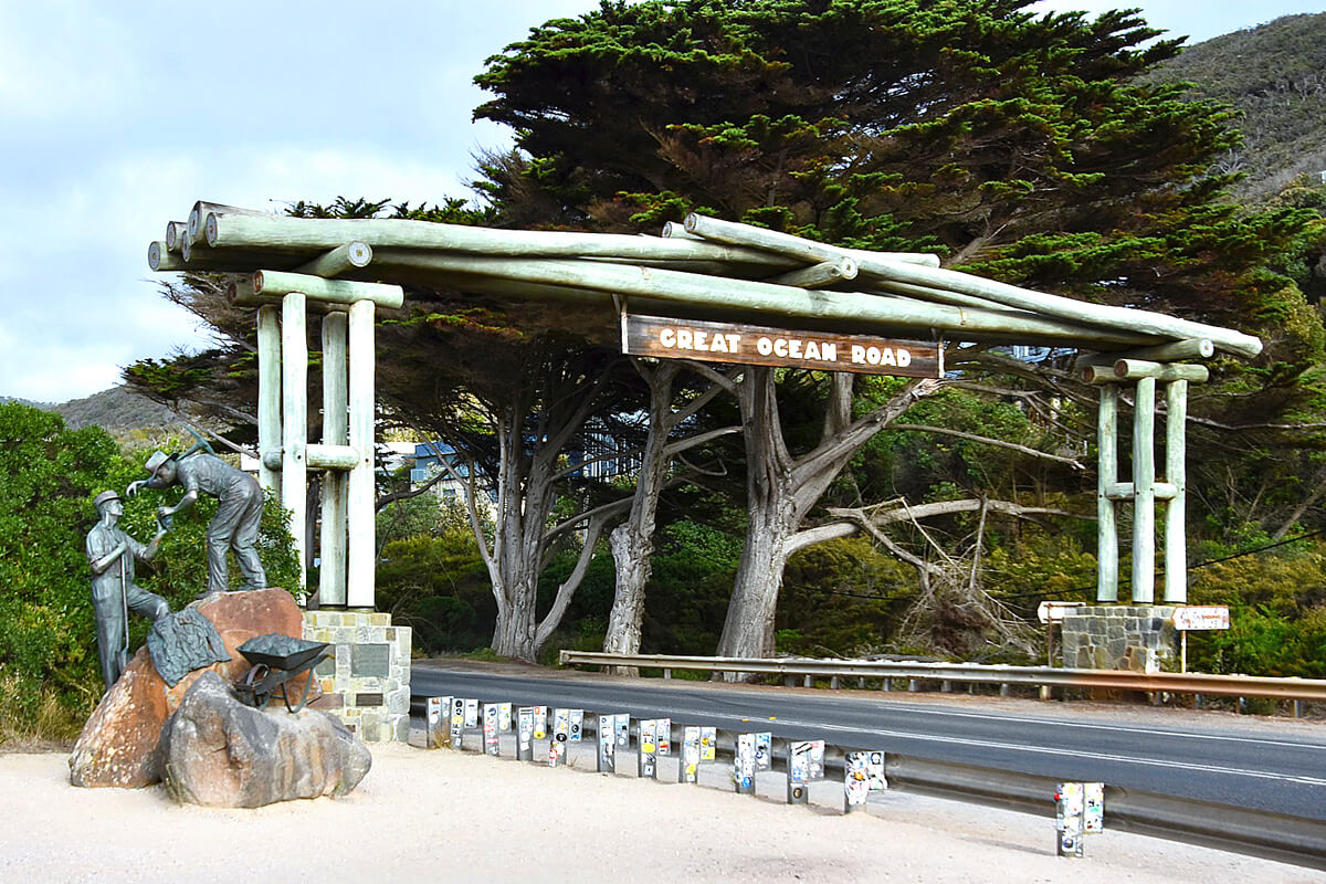 Beginning of the Great Ocean Road