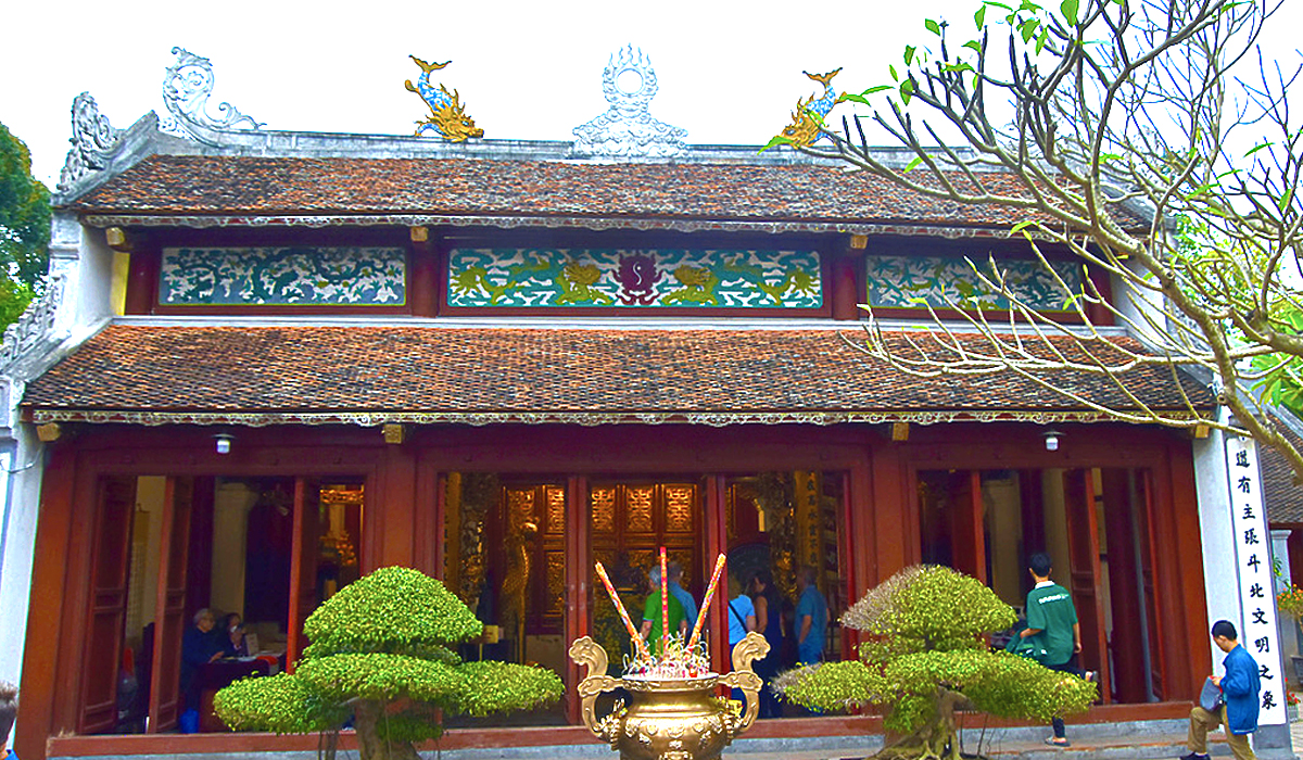 Ngoc Son Temple