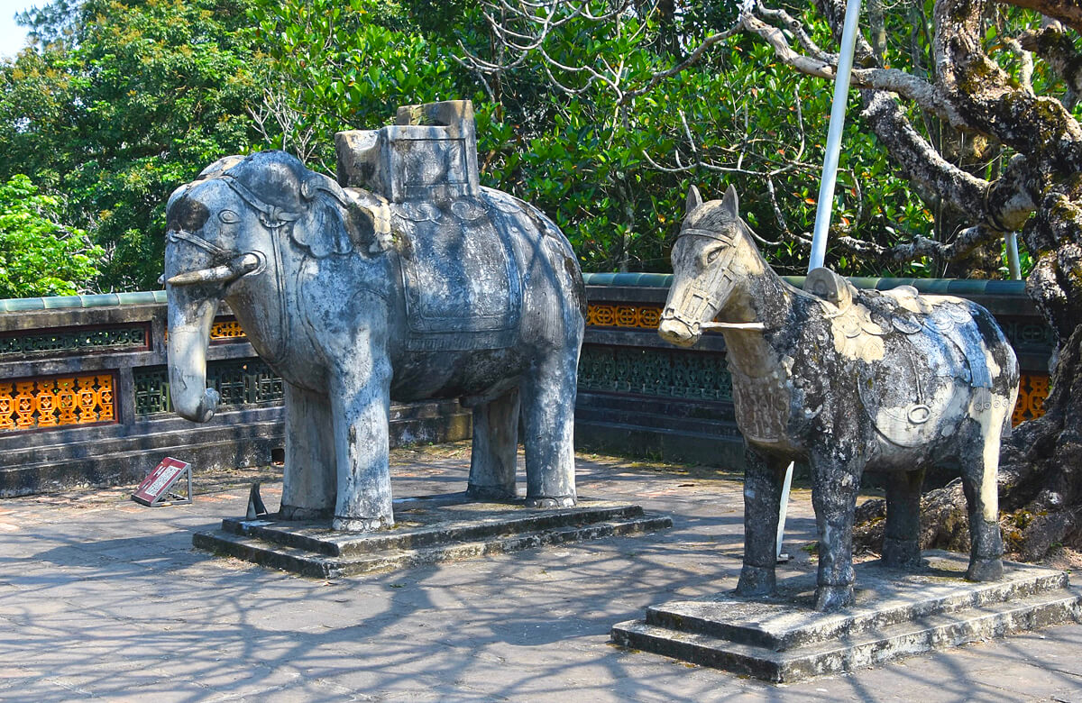 Elephant and Horse