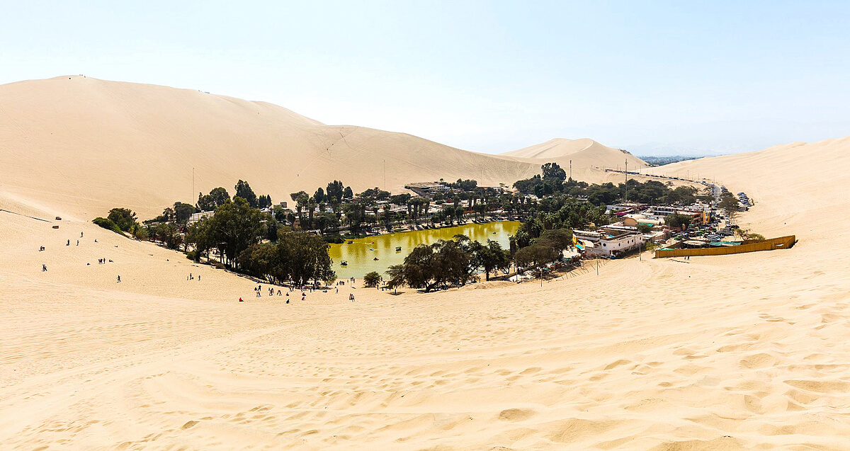 Huacachina by Diego Delso