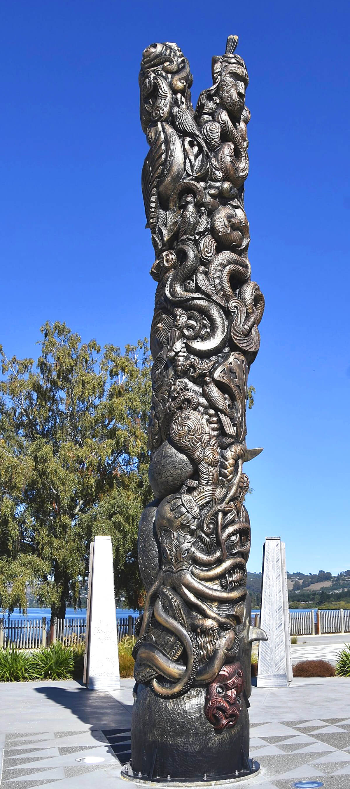 Taupo Modern Pouwhenua