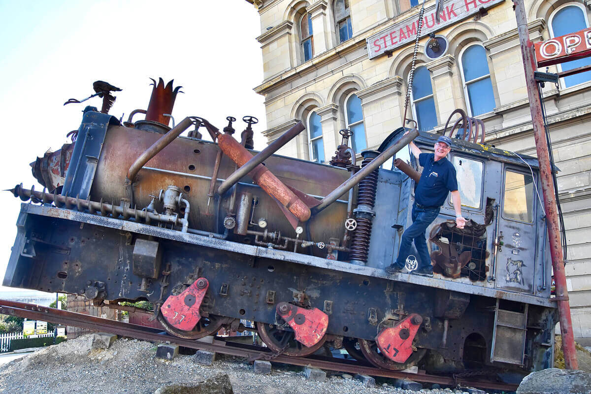 Ian – Steampunk Solo