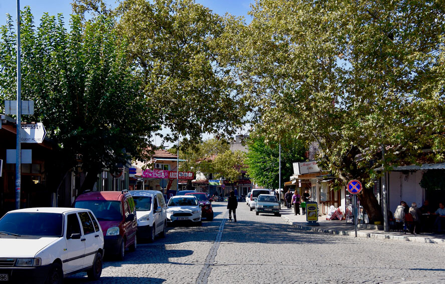 Bergama. Pergamon – Visiting Turkey’s Roman Stronghold.