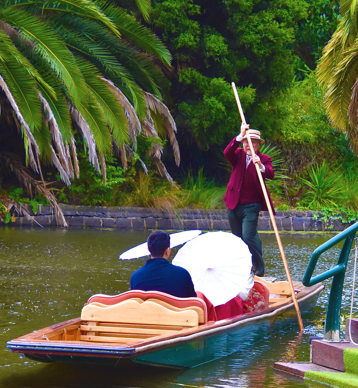 Punting in the Royal Botanic Gardens