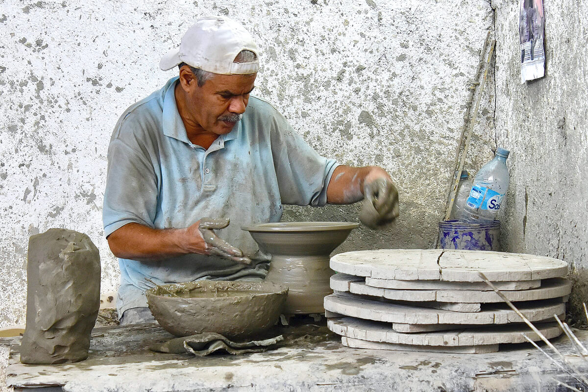 Shaping a Fassi Pottery Bowl
