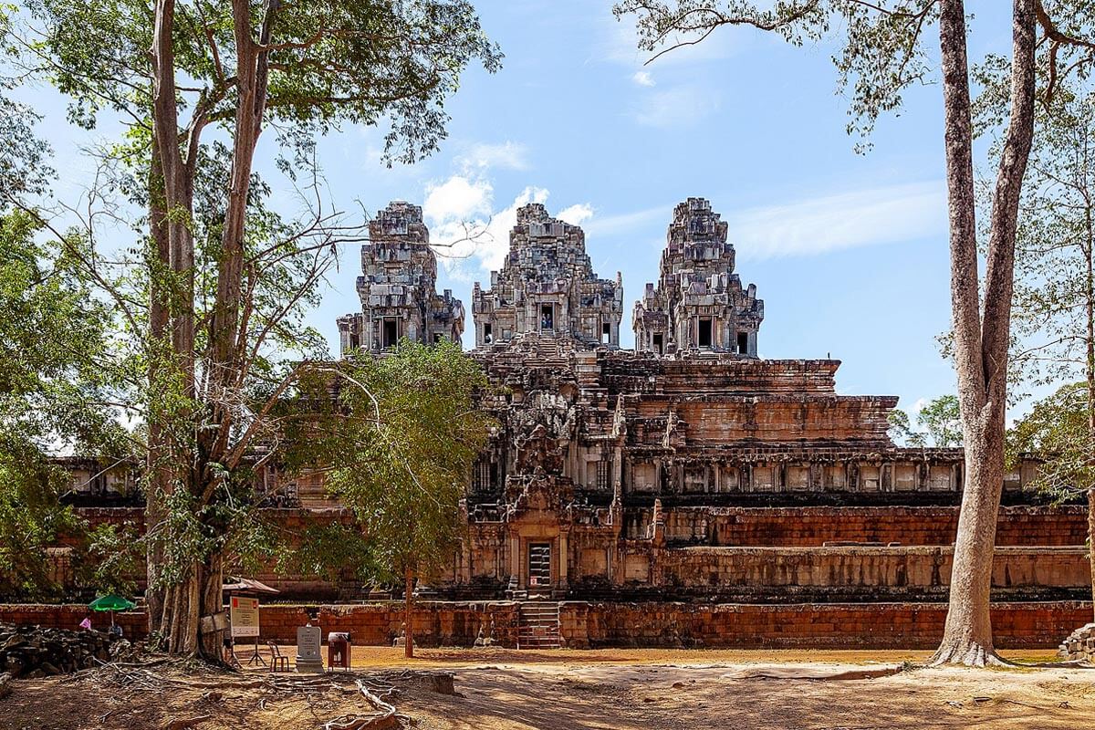 Ta Keo by Supanut Arunoprayote