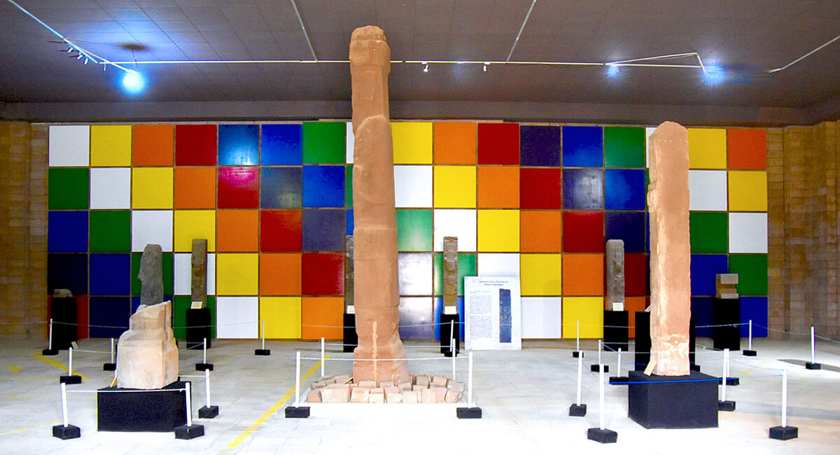 Monolith Room
