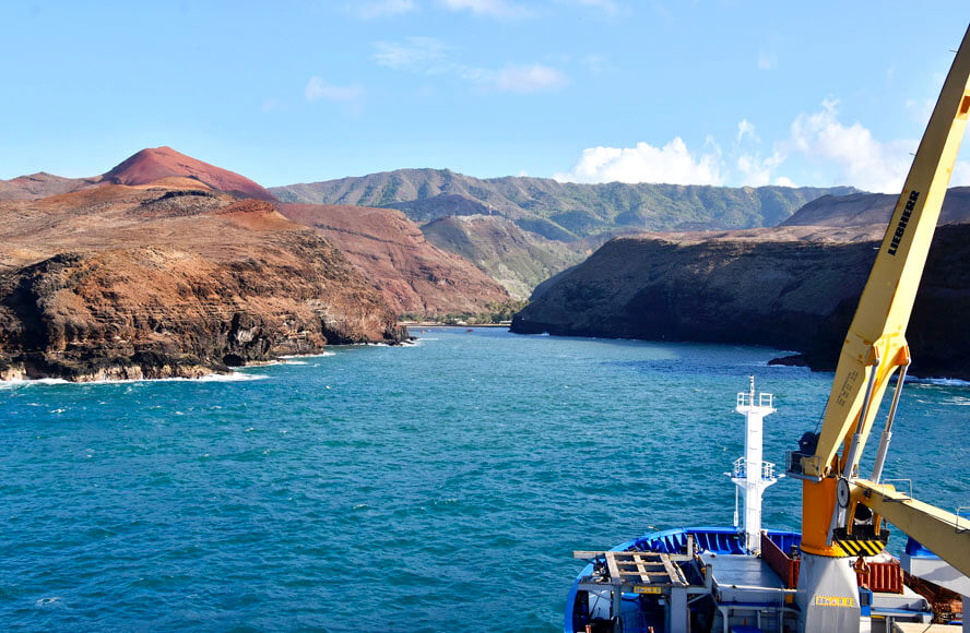 Approaching Vaipaee Bay