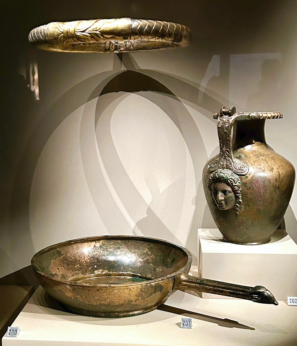 Grave Goods in Philip's Tomb