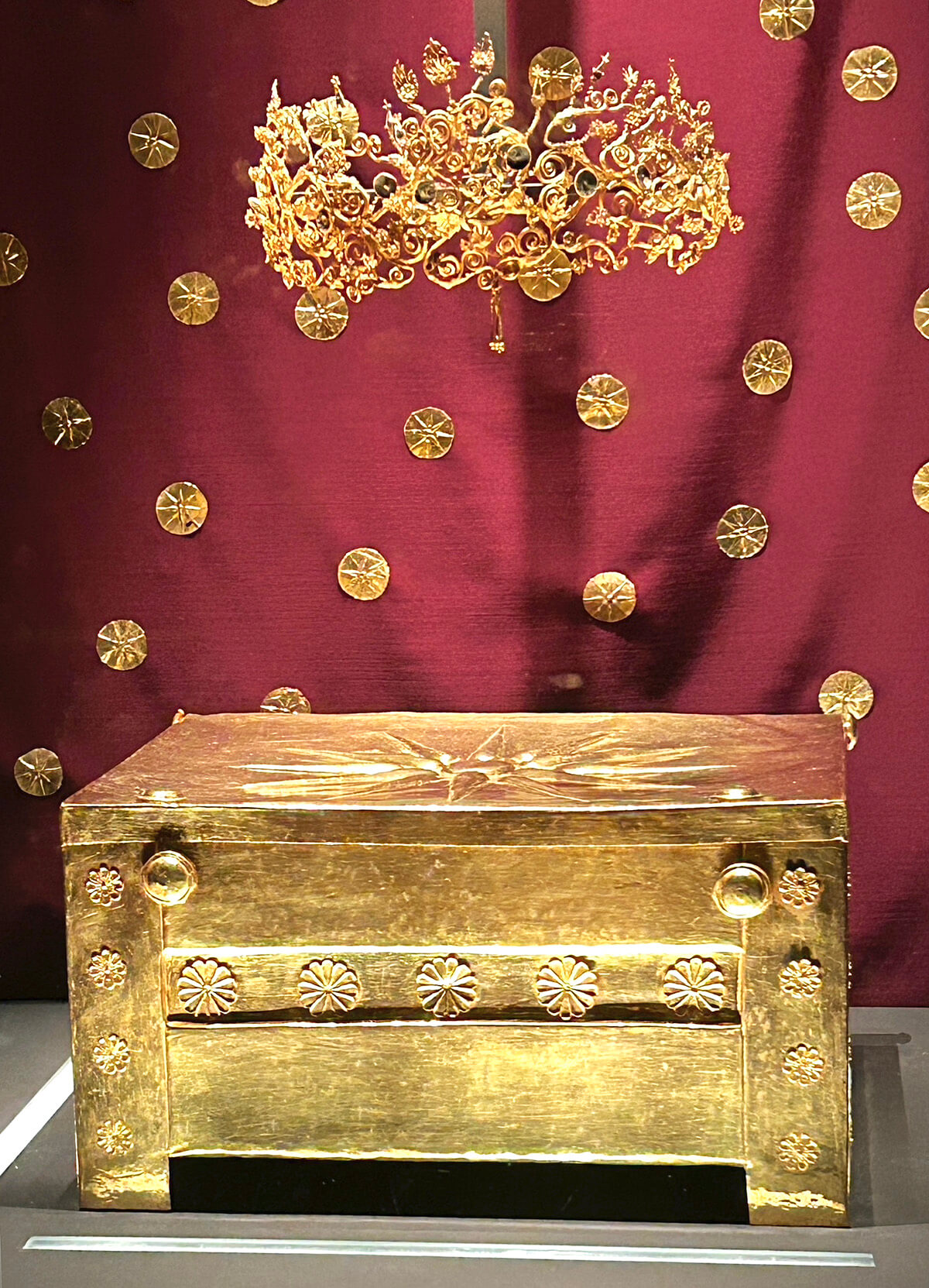 Larnax and Wreath of Philip II