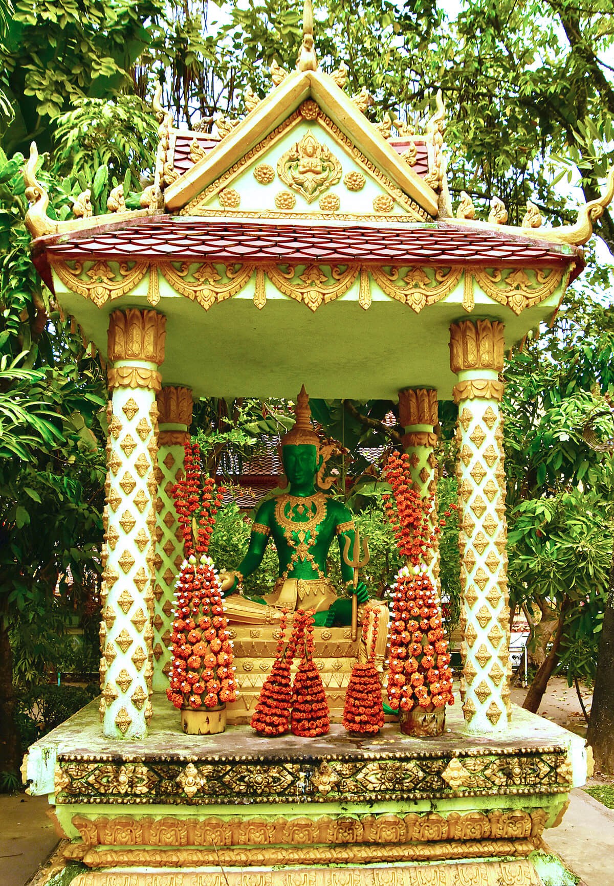 Replica of the Emerald Buddha that was Stolen from Here