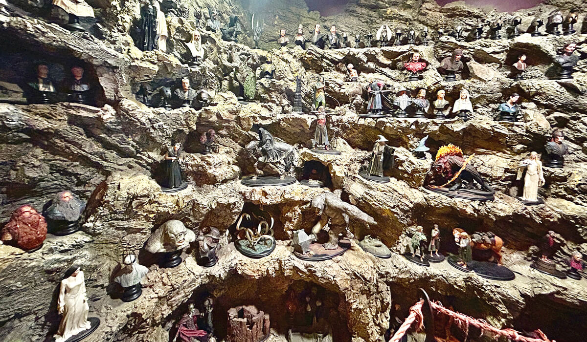 Miniatures in Weta Cave