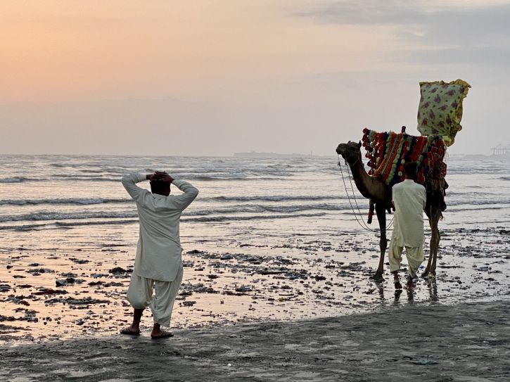 Sunset at Clifton Beach in Karachi | Location: Karachi,  Pakistan