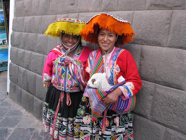 Women in traditional dress | Location: Cusco,  Peru