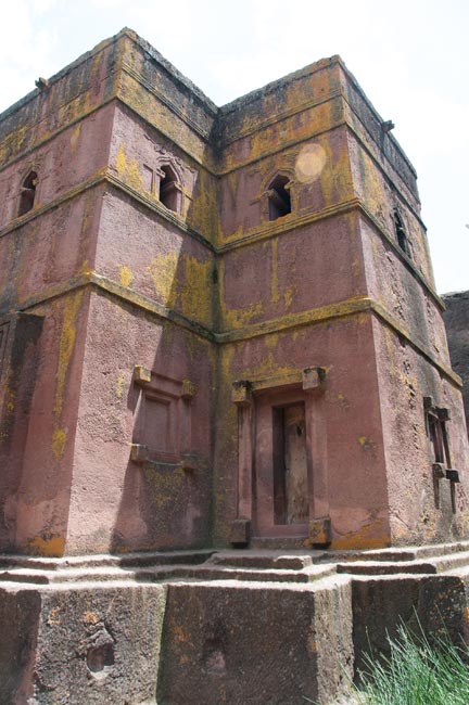 The Church of St. George is one of eleven monolithic churches | Location: Lalibela,  Ethiopia